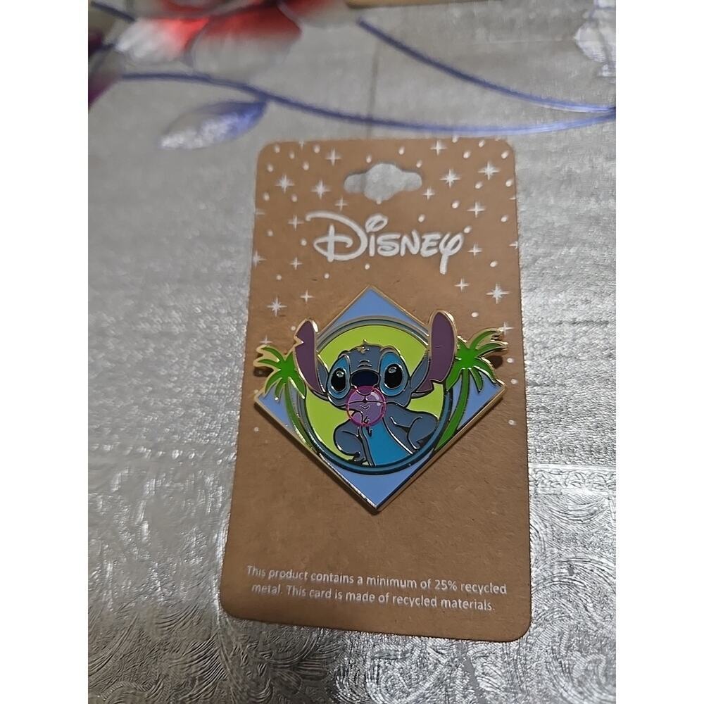 Stitch Disney Uncas International Summer Days Stitch Chewing Bubble Gum Pin